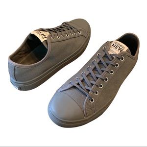NOTHING NEW Gray Classic Low Top Sneaker Size 9